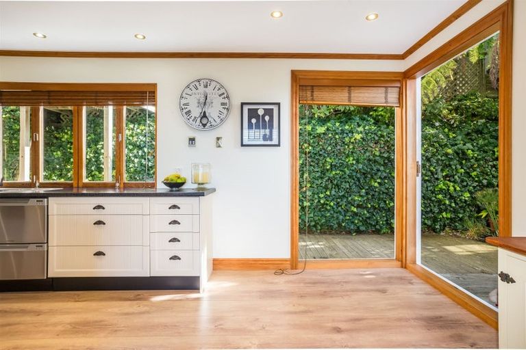 Photo of property in 12 Makora Grove, Paremata, Porirua, 5024