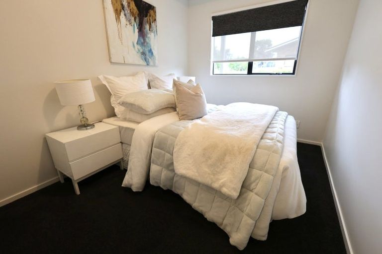 Photo of property in 141 West Harbour Drive, West Harbour, Auckland, 0618