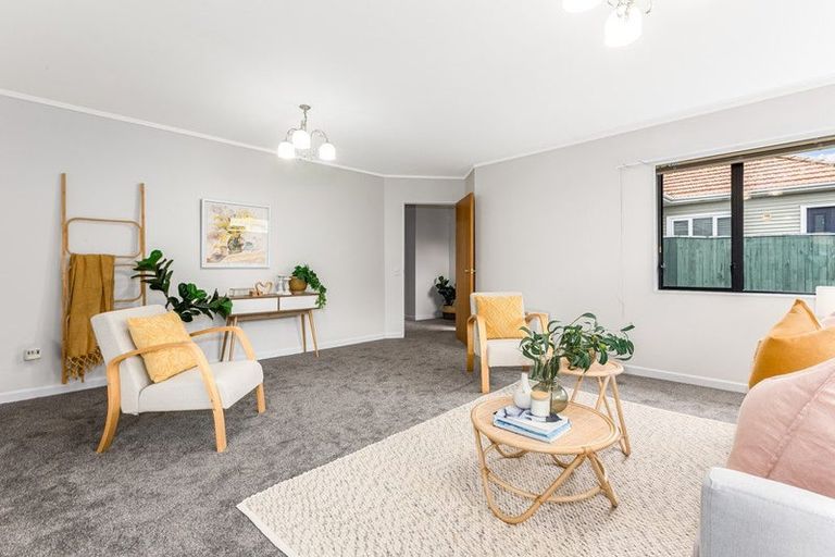 Photo of property in 2/25 Vincent Street, Waterloo, Lower Hutt, 5011