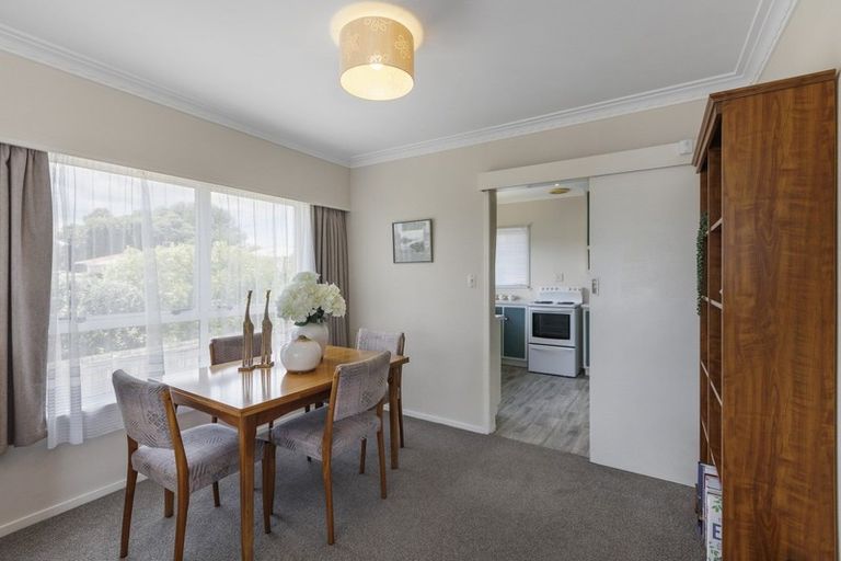 Photo of property in 3/10 Shakespeare Road, Milford, Auckland, 0620