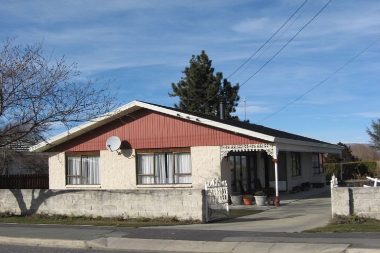 Photo of property in 6 Knowles Crescent, Ranfurly, 9332