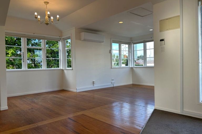 Photo of property in 35 Anzac Street, Takapuna, Auckland, 0622