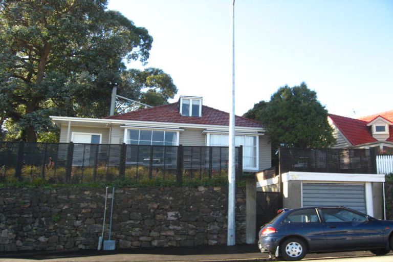 Photo of property in 39 Hackthorne Road, Cashmere, Christchurch, 8022