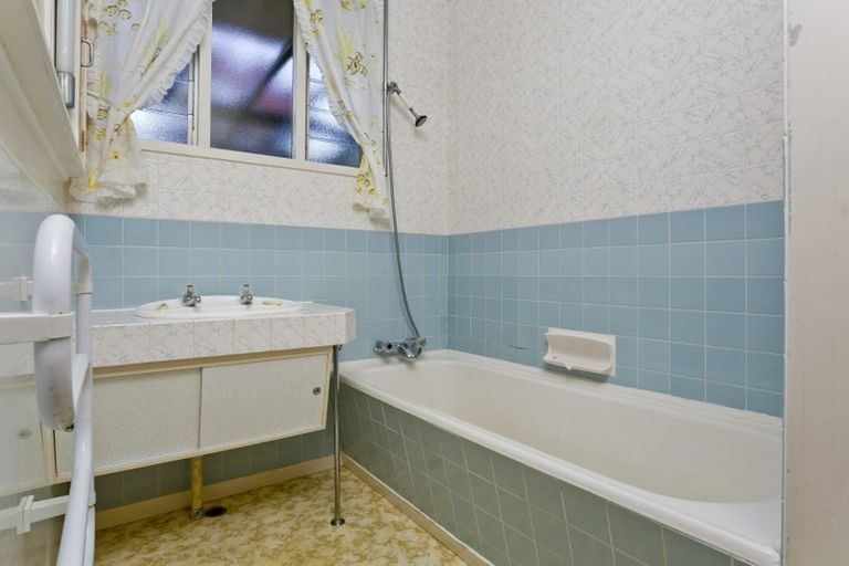 Photo of property in 191 Beach Road, Castor Bay, Auckland, 0620