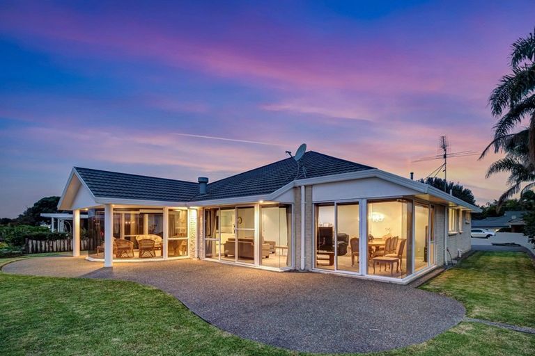 Photo of property in 10 Tytus Place, Conifer Grove, Takanini, 2112