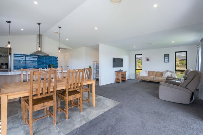 Photo of property in 8 Huntaway Close, Stoke, Nelson, 7011