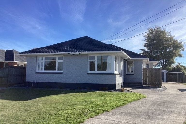 Photo of property in 11 Pembroke Street, Avondale, Christchurch, 8061