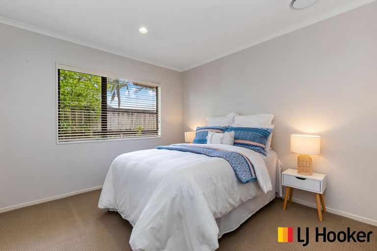 Photo of property in 11 Allerton Place, Wattle Downs, Auckland, 2103