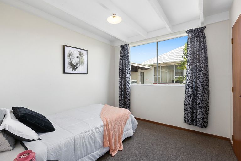 Photo of property in 253b Oxford Street, South Dunedin, Dunedin, 9012