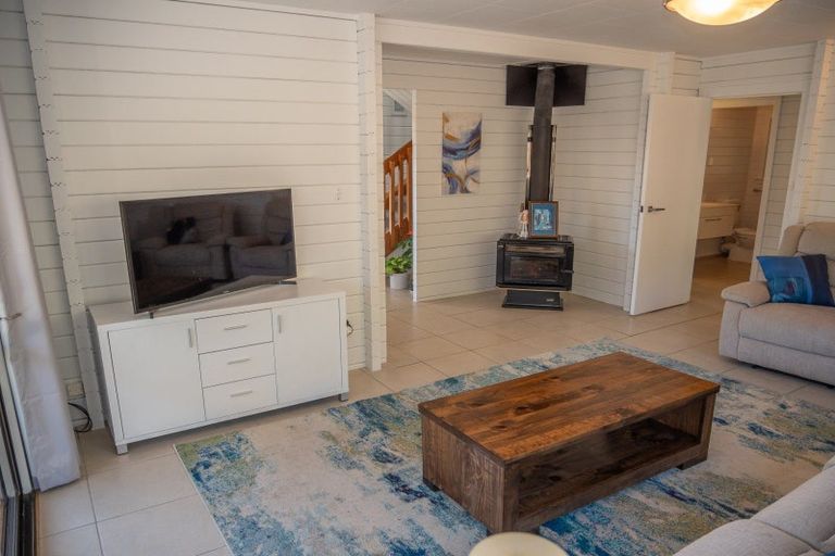 Photo of property in 8 Haekaro Lane, Cable Bay, 0420