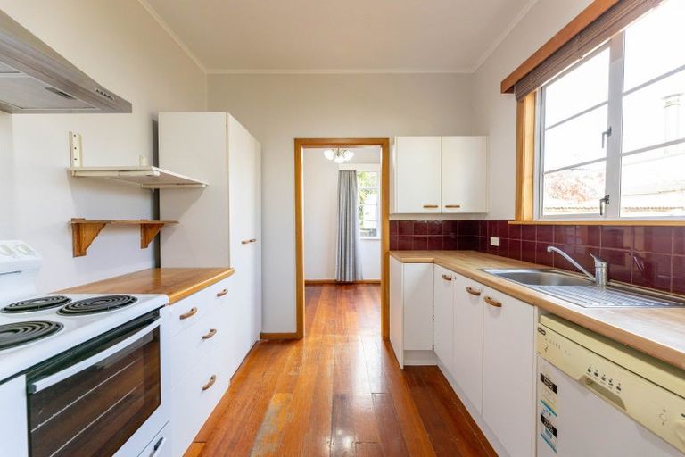Photo of property in 15 Kauri Street, Roslyn, Palmerston North, 4414