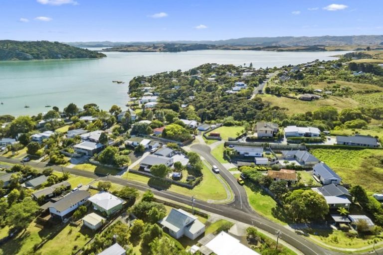 Photo of property in 1a Sunshine Rise, Raglan, 3225