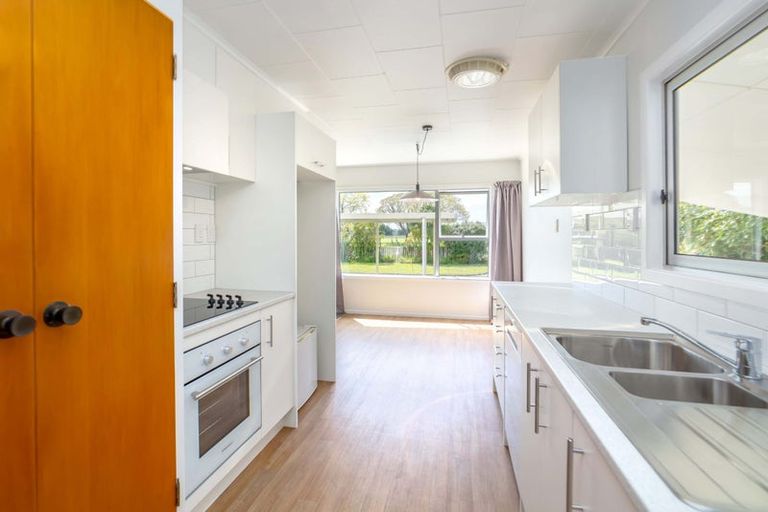 Photo of property in 72 New York Street, Martinborough, 5711