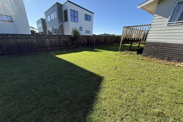 Photo of property in 59 Longburn Road, Henderson, Auckland, 0610
