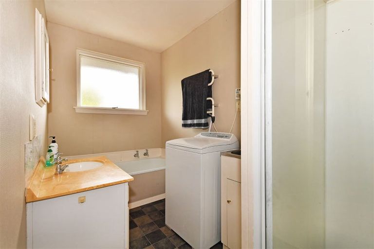 Photo of property in 2/187a Matsons Avenue, Papanui, Christchurch, 8053