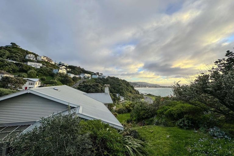 Photo of property in 1 Hungerford Road, Lyall Bay, Wellington, 6022