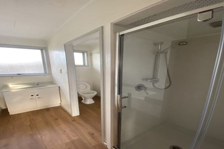 Photo of property in 29 Cockayne Crescent, Sunnynook, Auckland, 0620