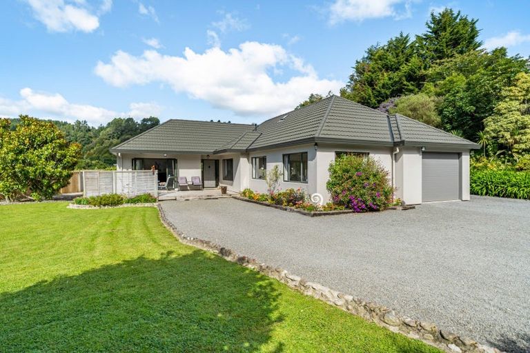 Photo of property in 31a Emerald Hill Drive, Birchville, Upper Hutt, 5018