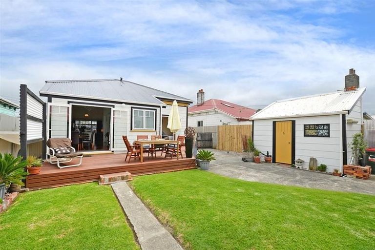 Photo of property in 6 Queen Street, Petone, Lower Hutt, 5012