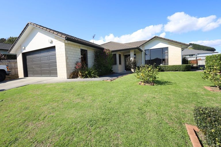 Photo of property in 11 Ballintoy Park Drive, Welcome Bay, Tauranga, 3175