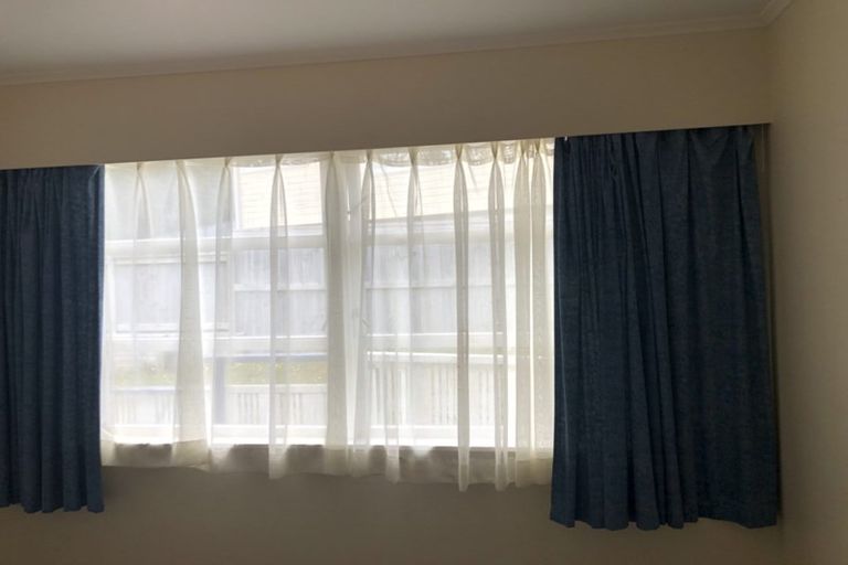 Photo of property in 15 Bancroft Terrace, Newlands, Wellington, 6037