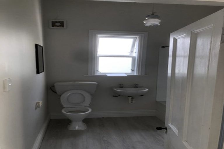 Photo of property in 38 Macdonald Crescent, Te Aro, Wellington, 6011