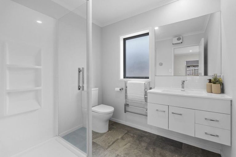 Photo of property in 7 Totarahoe Lane, Whalers Gate, New Plymouth, 4310