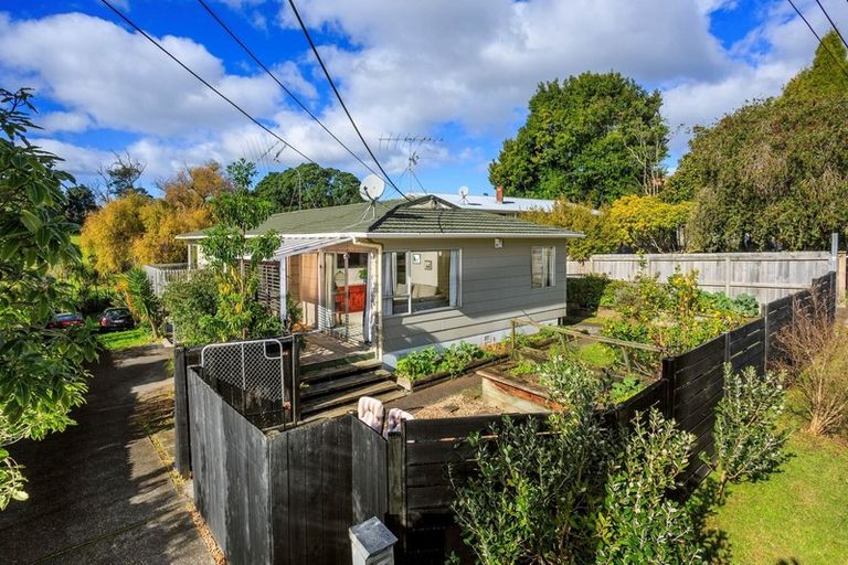 Photo of property in 1/11 Kahika Road, Birkdale, Auckland, 0626