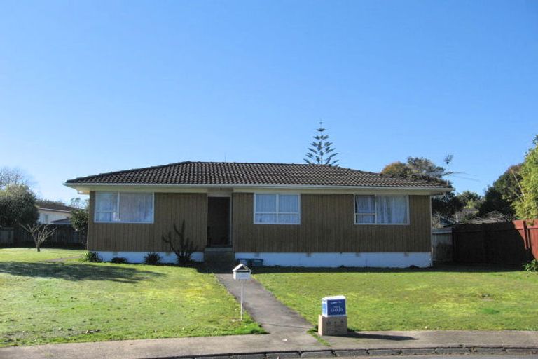 Photo of property in 16 Winiata Terrace, Papakura, 2110