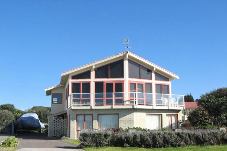 Photo of property in 90 Ocean Road, Ohope, 3121