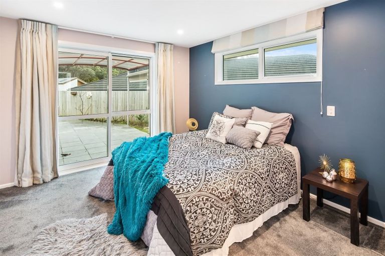 Photo of property in 70 Banks Boulevard, Whitby, Porirua, 5024
