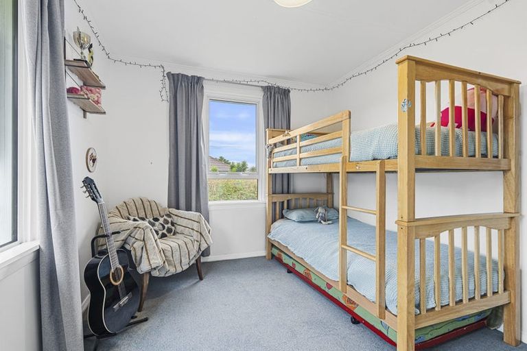 Photo of property in 64 Omata Road, Marfell, New Plymouth, 4310