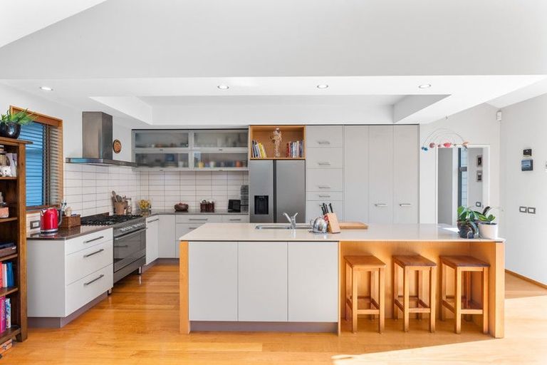 Photo of property in 4 Lamont Place, Waikanae, 5036