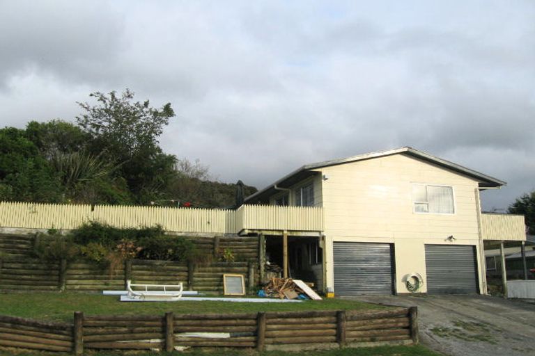 Photo of property in 3 Oaklands Grove, Clouston Park, Upper Hutt, 5018
