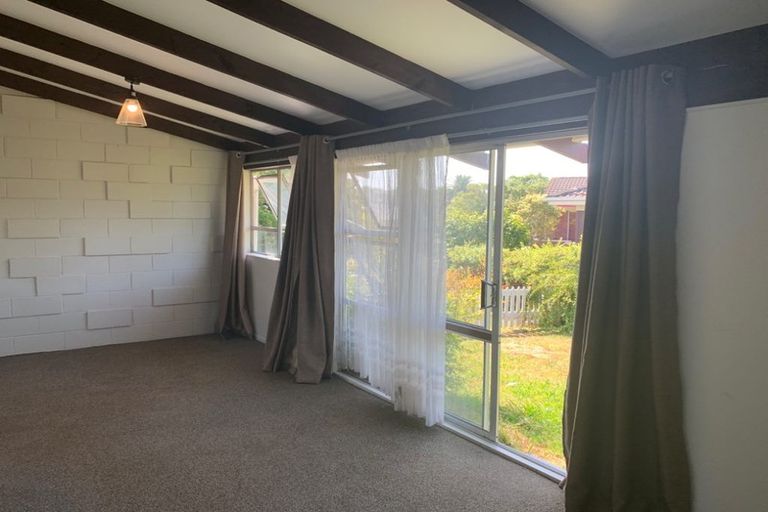 Photo of property in 128 Farquhar Road, Glendene, Auckland, 0602