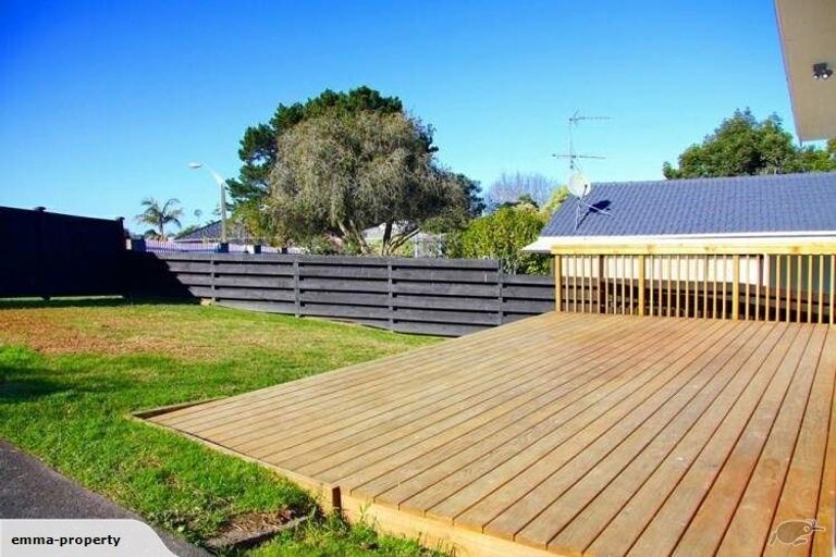 Photo of property in 7 Mchardy Place, Glenfield, Auckland, 0627