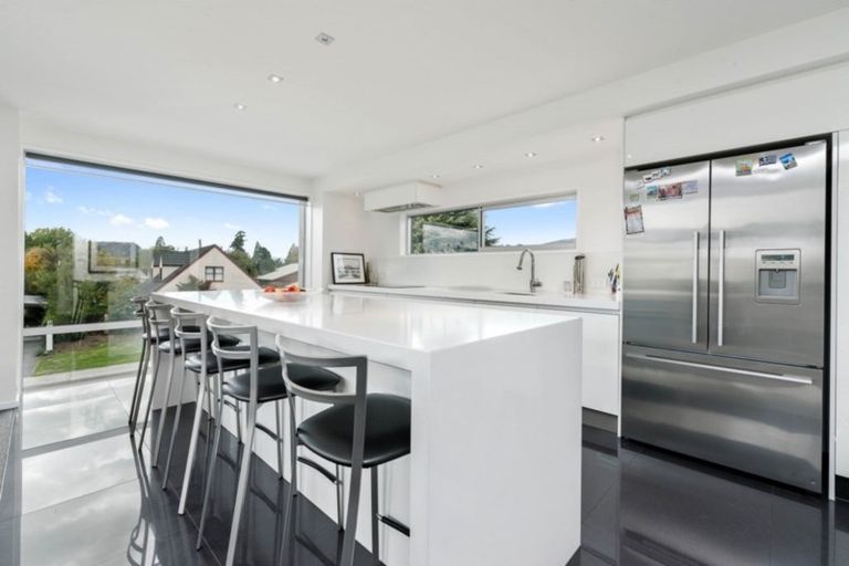 Photo of property in 33 Sargood Drive, Wanaka, 9305