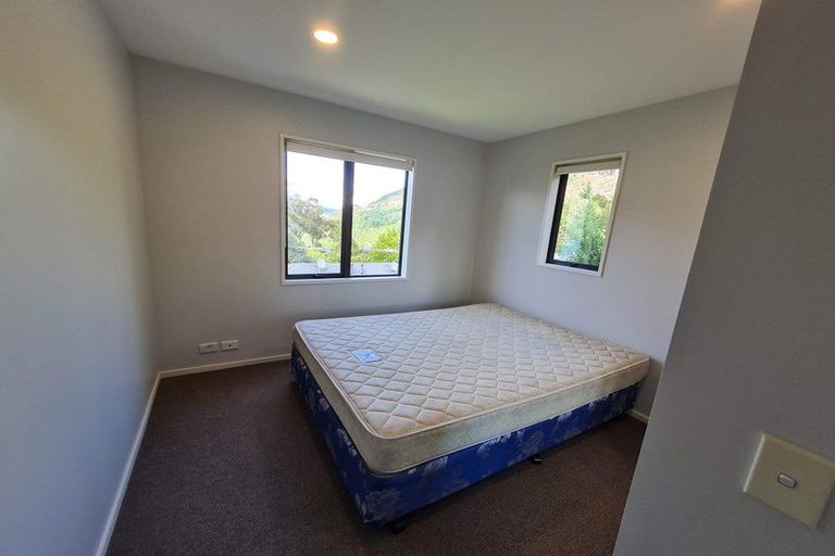 Photo of property in Arno Apartment, 5/8 Mckerrow Place, Sunshine Bay, Queenstown, 9300