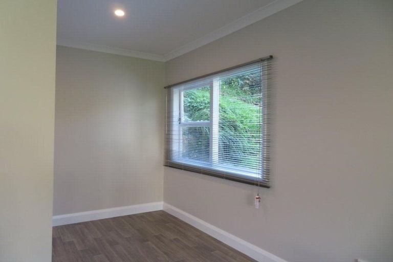 Photo of property in 24 Governor Road, Northland, Wellington, 6012