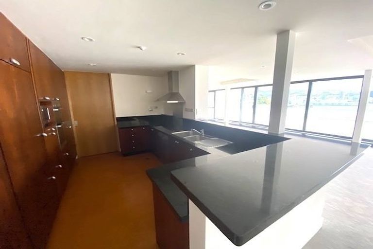 Photo of property in 5/308 Oriental Parade, Oriental Bay, Wellington, 6011
