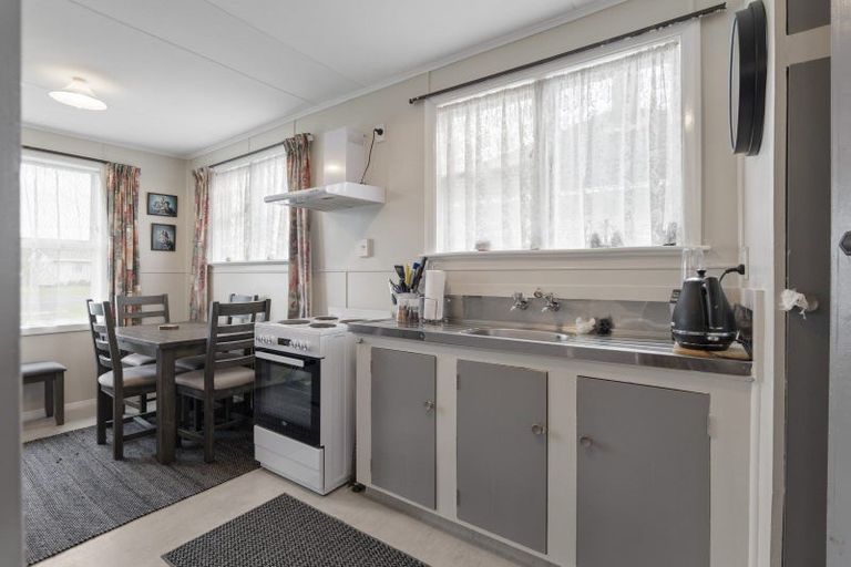 Photo of property in 281 South Road, Hawera, 4610