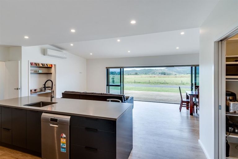 Photo of property in 27 Pohutukawa Drive, Eskdale, Napier, 4182