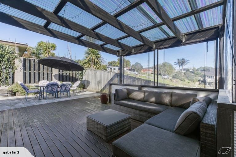 Photo of property in 63 Simpson Road, Ranui, Auckland, 0612