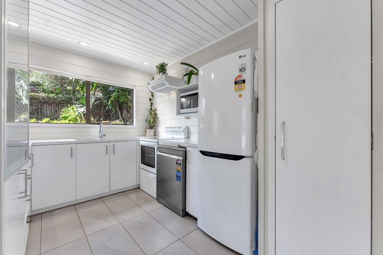 Photo of property in 2/7 Mccall Place, Opaheke, Papakura, 2113