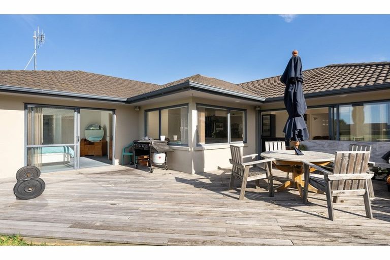 Photo of property in 23 Oriental Parade, Papamoa Beach, Papamoa, 3118