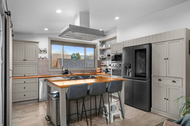 Photo of property in 30 Kerry Street, Alexandra, 9320