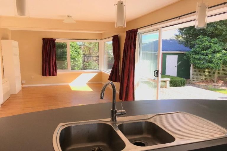 Photo of property in 38b Avonhead Road, Avonhead, Christchurch, 8042