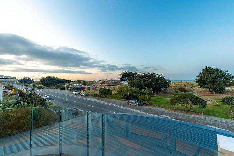 Photo of property in 378 Marine Parade, South New Brighton, Christchurch, 8062