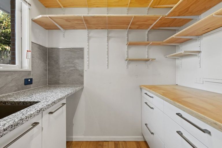 Photo of property in 1/22 Weatherly Road, Torbay, Auckland, 0630