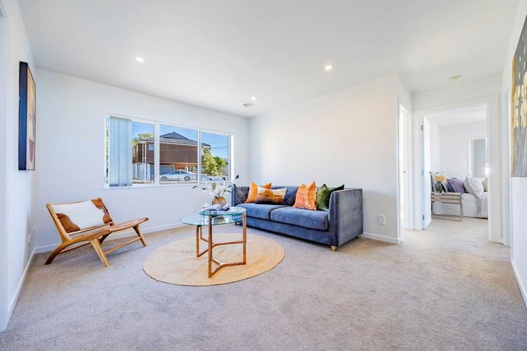 Photo of property in 6 Meadowvale Avenue, Forrest Hill, Auckland, 0620